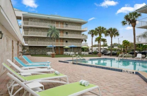 Historic Downtown Kissimmee Hotel | Royal 3 Wonderful Apart/Hotel with pool