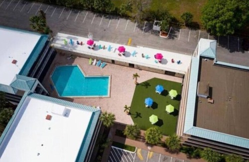 Historic Downtown Kissimmee Hotel | Royal 5 Wonderful Apart/Hotel with pool