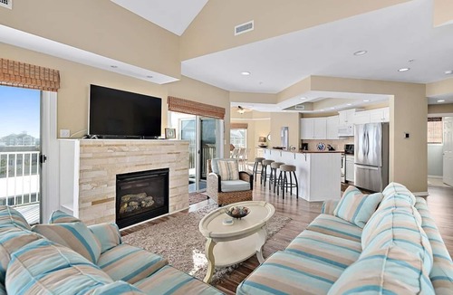 Midtown Ocean City Condo | Royal Beach 401 - 1of a kind luxury 4 br penthouse with pool.