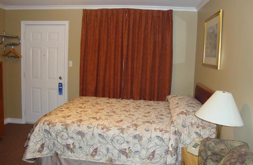 Napanee Hotel | Royal Napanee Inn