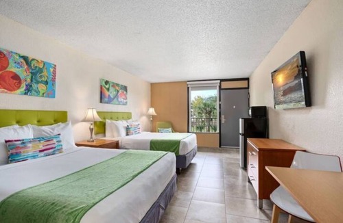 Historic Downtown Kissimmee Hotel | Royal Wonderful Deluxe Apartment with 2 Queen Beds