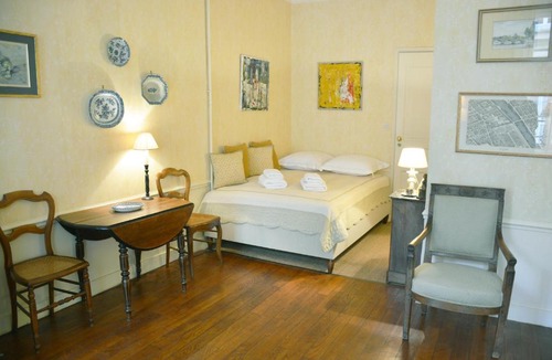 Saint-Thomas-d'Aquin Apartment | Rue du Bac - St Germain
