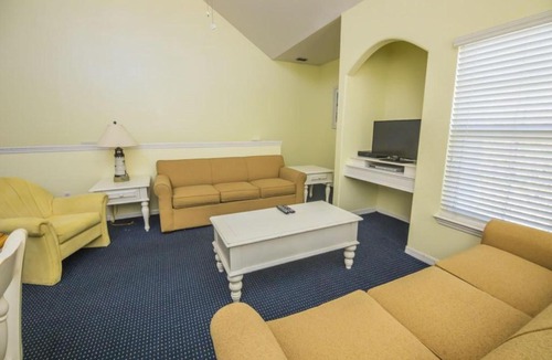 Kissimmee House | Runaway Beach Condo