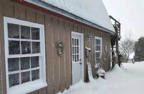 King Apartment | Rustic Country Escape for Nature Lovers