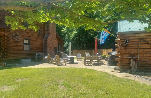 Mardela Springs Cabin | Rustic Log Cabin 1050SF Fishing and Hunting