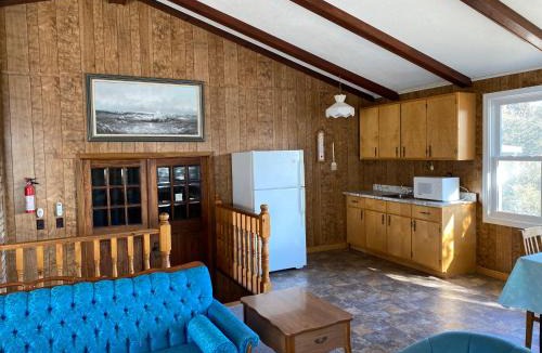 Port Franks House | Rustic Retreat