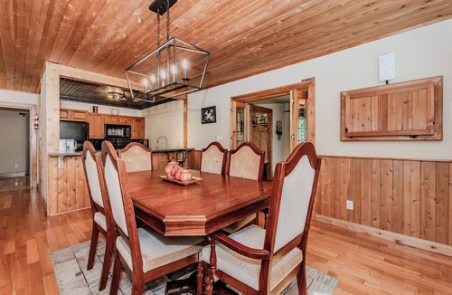 Northern Bruce Peninsula Cottage | Rustic Vibes w/Pool & Hot Tub - Tobermory