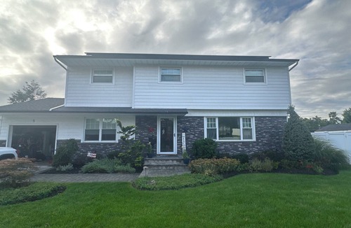 Bethpage House | Ryder Cup House. Updated 4 BR home Located in Bethpage 1 mile from Golf course.