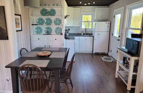 Northern Bruce Peninsula House | síocháin ("Peace" in Gaelic) Waterfront Chalet