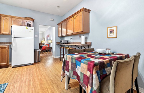 Arabi Apartment | SAFE 1BR entire apt/30 day+ rental/fenced pets ok