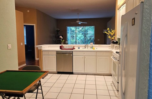 Tampa Palms House | Safe, quiet, spacious, clean, 15 min from parks eating entertainment hospitals.