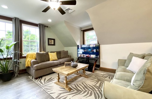 Harrisburg Apartment | Safe & Trendy Historic Midtown 3rd Floor Riverview Apartment