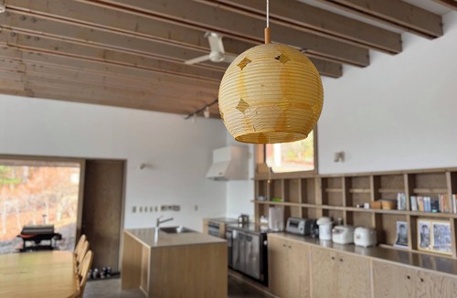 Fujikawaguchiko Cottage | Saiko Lakefront cabin for 10/Fuji view BBQ/Jacuzzi/petOK/5min dr Kawaguchi Lake