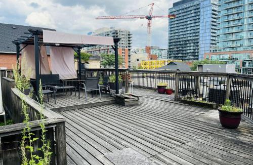 Old Town Hostel | Saint Lawrence Residences and Suites