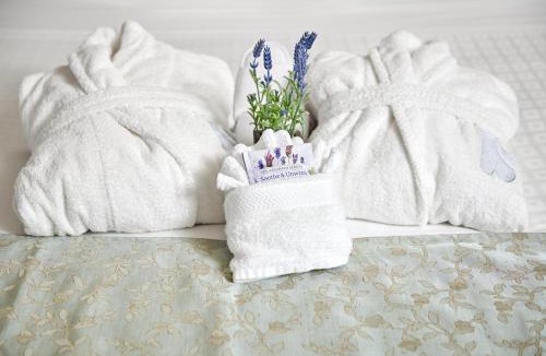 Ashfield-Colborne-Wawanosh Hotel | Samuels Boutique Hotel