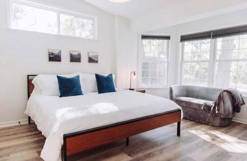 High Springs House | Sanctuary at the Springs - King Beds , Families
