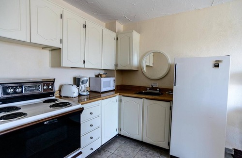 Port Elgin Hotel | Sand Castle Suites Motel