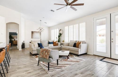 Villages At Queen Creek House | Sandcastle House Pool, Spa, Golf!