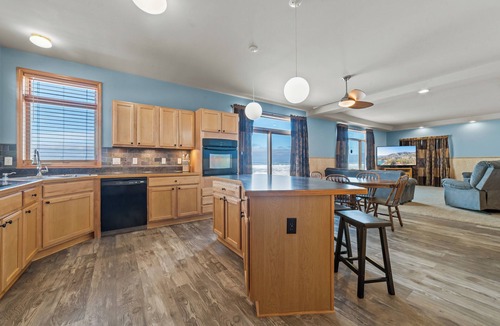 Millersburg House | Sandy Bottom: Summer Beachfront Bliss | Swim, Kayak, Relax