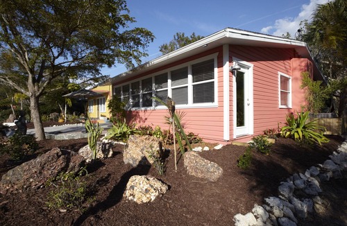 Laurel Park Cottage | SarasotaCottageRentals ~ Authentic FL, Enchanting Downtown Historic Laurel Park