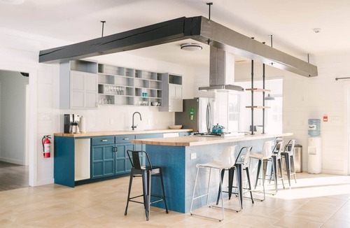 Prince Edward House | Sauna + Fireplaces + Stylish 8 bdrm. Dog friendly