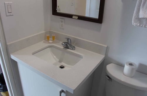 Kincardine Hotel | Save Inn Kincardine