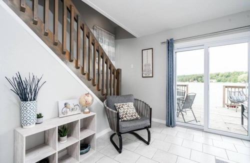 Brockton Cottage | Scenic Waterfront Cottage Retreat - Firepit & BBQ