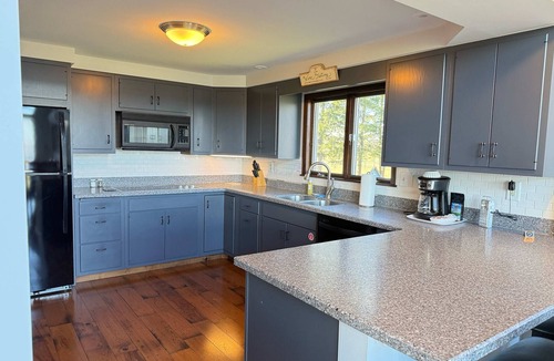 Town of Benton House | Scenic Wine Country Chalet w/Lake Views & Fire Pit