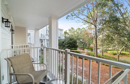 Baytowne Wharf Condo | "Sea Garden" Sandestin #3205 Studio Sleeps 4