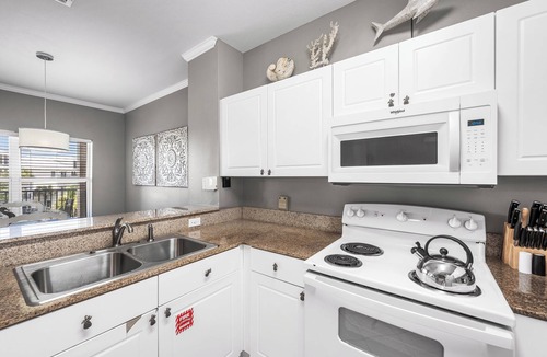 Frangista Beach Condo | Sea N'Blue*Pool+Hot Tub*Dogs OK*Walk to Beach!