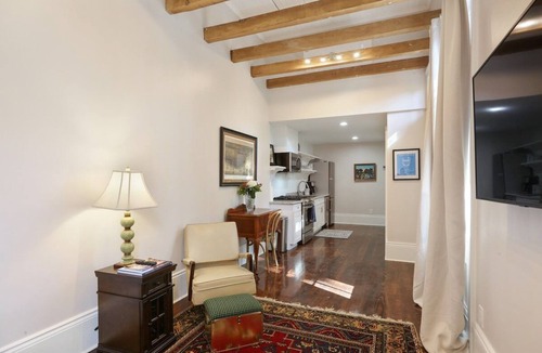 Faubourg Livaudais Apartment | Secluded 1886 Garden District Carriage House