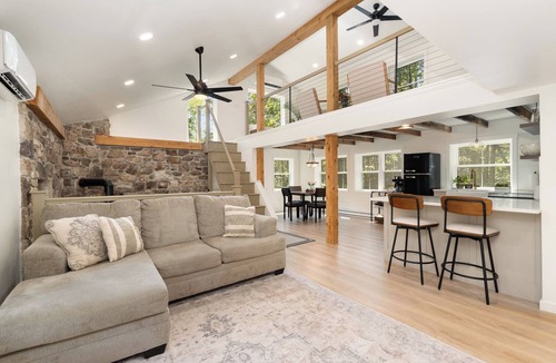 Loysville Cottage | Secluded 4 bedroom Cottage with hot tub & wood burning fire pit