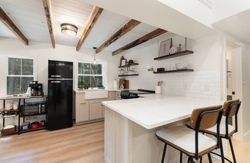 Loysville Cottage | Secluded 4 bedroom Cottage with hot tub & wood burning fire pit