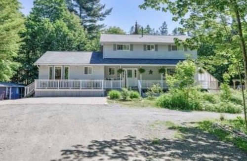 Port Sydney Cottage | ★Secluded Charming Cottage★ | 2 Minutes from Lake