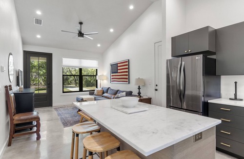 The Meadows House | Secluded Cottage with Hot Tub, Walking Distance to Benderson and UTC.