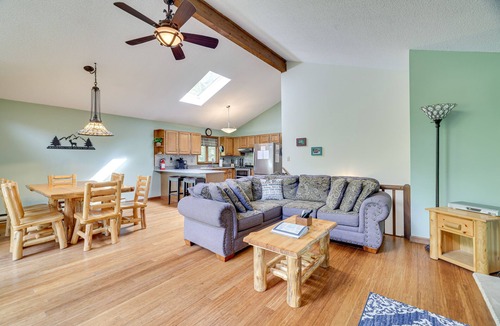 Greentown Cabin | Secluded Family Cabin w/Fire Pit in Lake Ariel!