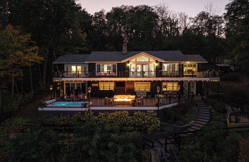 Grange Landing House | Secluded Lakefront Home! Newly Renovated - Premium Amenities - Top Location