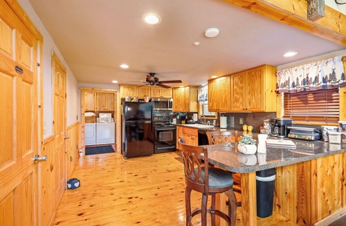 Schellsburg Cabin | Secluded Mtn Cabin, 2 King Beds, Fire Pit, 11mi to ATV Park