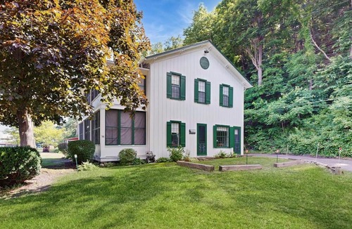 Rock Stream House | Seneca Vintage