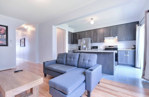Pickering House | Serene 3-Bedroom Home in Pickering | Near Toronto, 25 minutes to Pearson airport