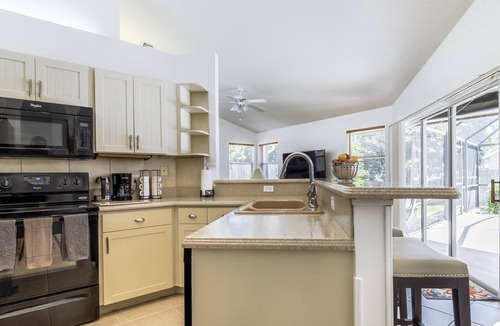 Port Malabar Villa | Serene and Beautiful Villa with Pool in Palm Bay