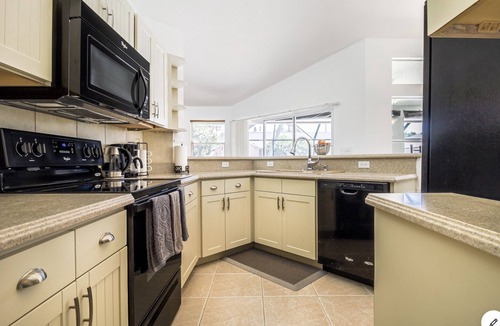 Port Malabar Villa | Serene and Beautiful Villa with Pool in Palm Bay