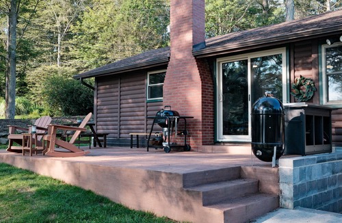 Indian Lake Cabin | Serene Lakeview Cabin Retreat w/Dock, Kayak & SUP at Indian Lake