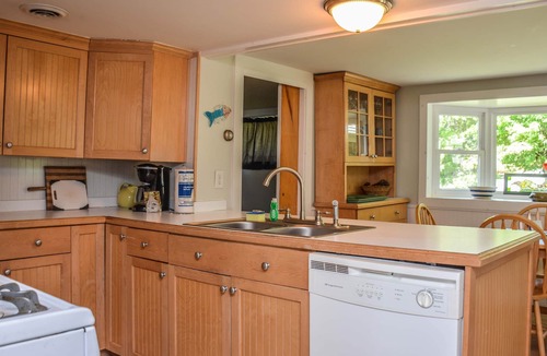 Town of Jerusalem House | Serenity Cove - Charming, Cozy Keuka Lake Cottage!