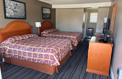 Kingston Hotel | Seven Oakes Motel