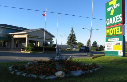 Kingston Hotel | Seven Oakes Motel