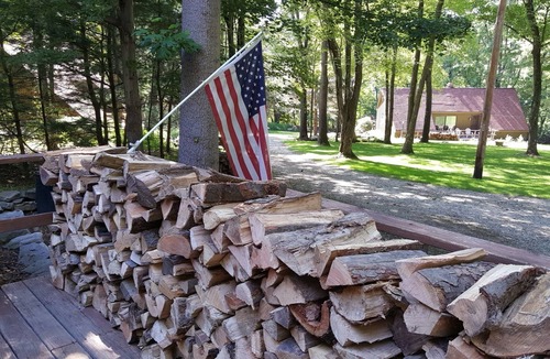 Champion Cabin | Seven Springs Cabin - Bear Claw Chalet - Authentic, Pet Friendly Log Cabin