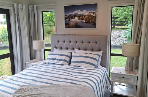 Kinloch House | Shakan BnB Lifestyle block relaxation in Kinloch