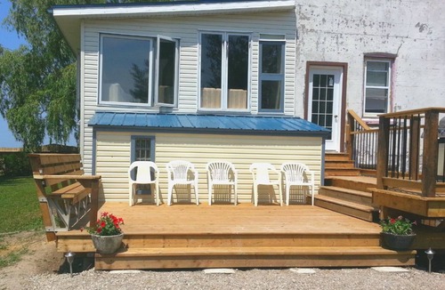 Ashfield-Colborne-Wawanosh House | Shamrock Beach Cottage near Ontario's sandy west coast!