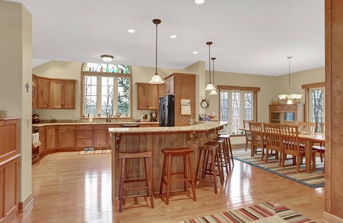 Calvin House | Shamrock- Aunt Susie's- Raystown Lake- 7 Points